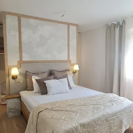 Chic Designer Sanctuary In Tolochenaz Апартаменты
